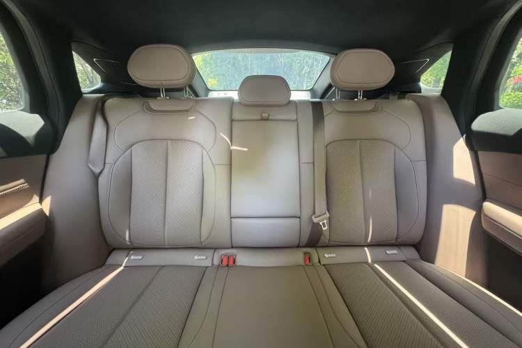 Used Nio EC6 2024 75 kWh Interior 2