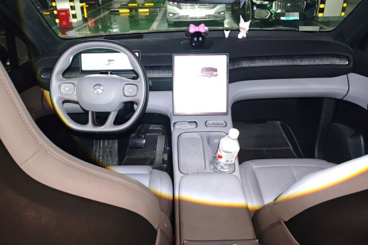 Used Nio EC6 2024 75 kWh Interior 2