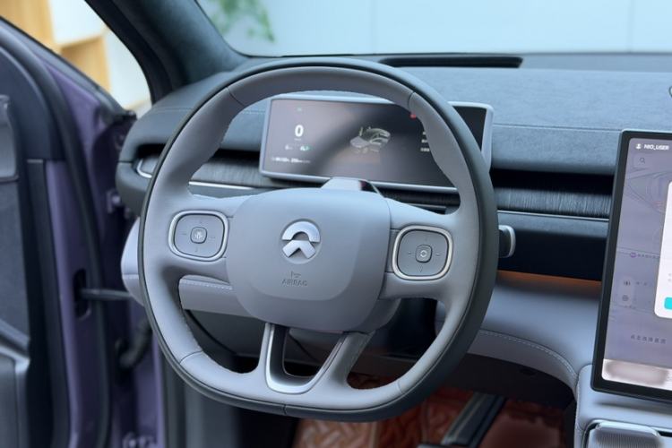 Used Nio EC6 2024 75 kWh Interior 2