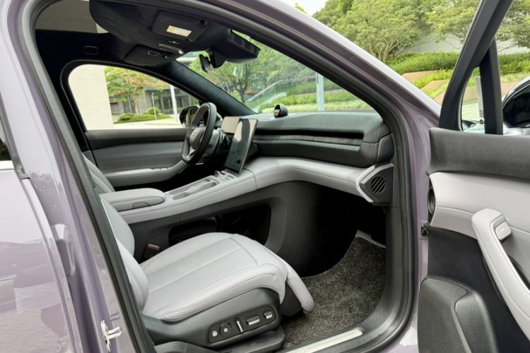 Used Nio EC6 2024 75 kWh Interior 3