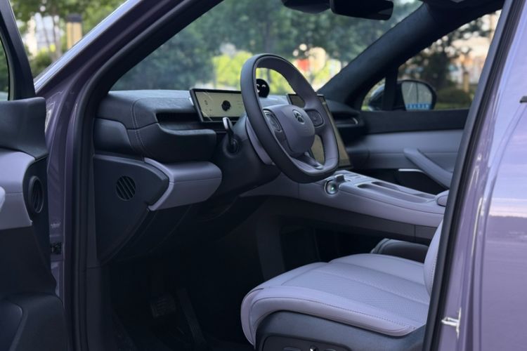 Used Nio EC6 2024 75 kWh Interior 3