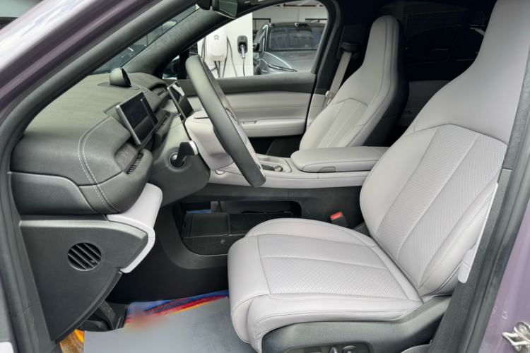 Used Nio EC6 2024 75 kWh Interior 3