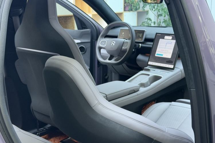 Used Nio EC6 2024 75 kWh Interior 3
