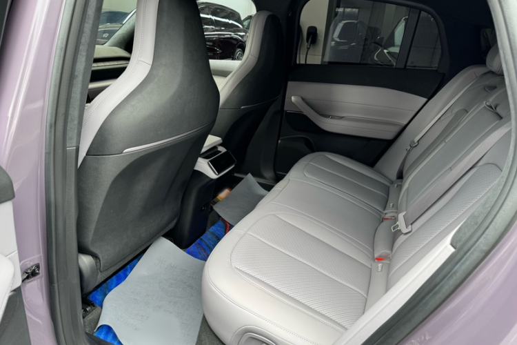 Used Nio EC6 2024 75 kWh Interior 4