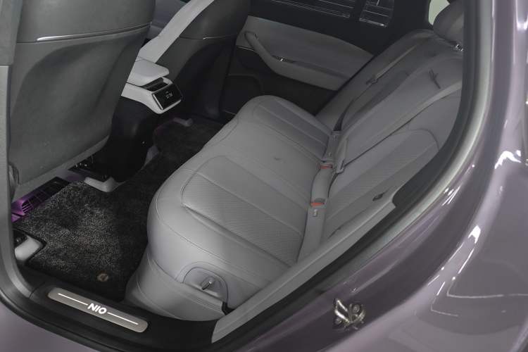 Used Nio EC6 2024 75 kWh Interior 4