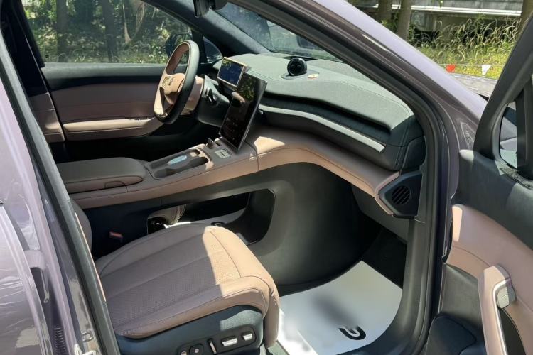 Used Nio EC6 2024 75 kWh Interior 4