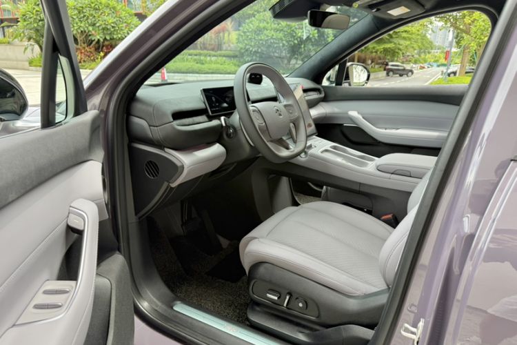 Used Nio EC6 2024 75 kWh Interior 5