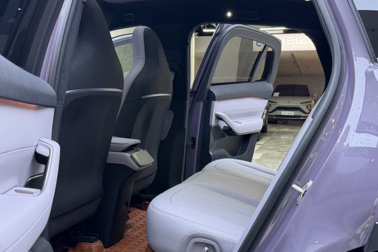 Used Nio EC6 2024 75 kWh Interior 5