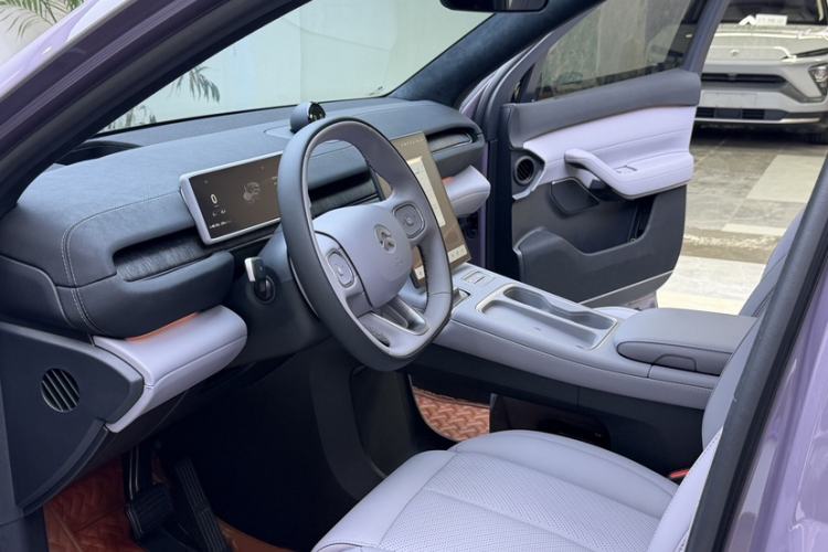 Used Nio EC6 2024 75 kWh Interior 6