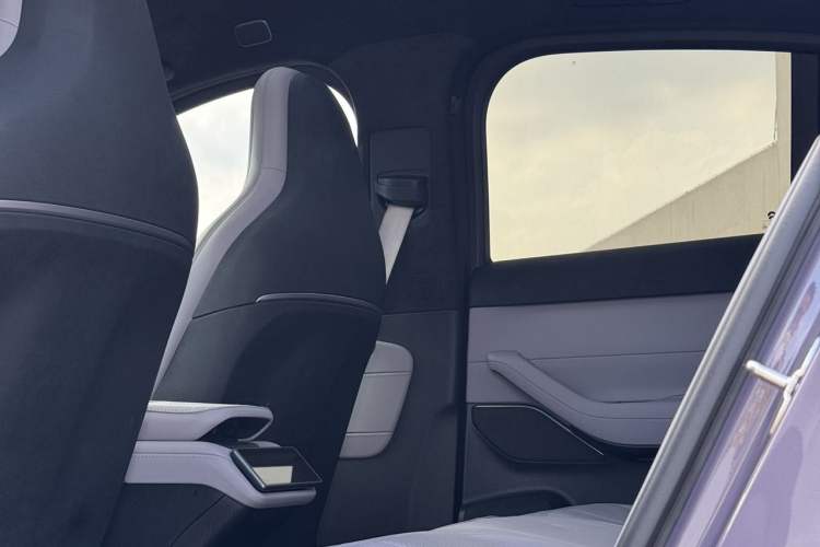 Used Nio EC6 2024 75 kWh Interior 7