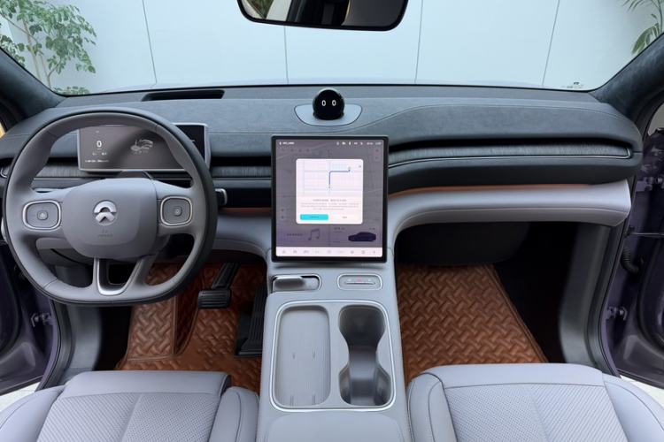 Used Nio EC6 2024 75 kWh Interior 7