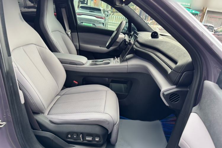 Used Nio EC6 2024 75 kWh Interior 8