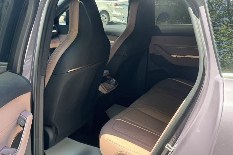 Used Nio EC6 2024 75 kWh Interior 8