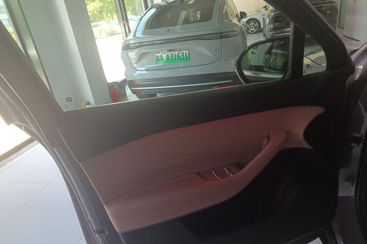 Used Nio EC6 2024 75 kWh Left Front Door Interior