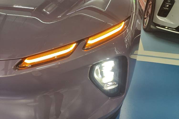 Used Nio EC6 2024 75 kWh Left Front Headlight
