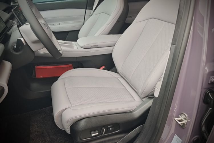 Used Nio EC6 2024 75 kWh Left Front Seat
