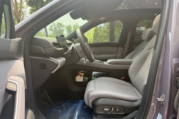 Used Nio EC6 2024 75 kWh Left Front Seat