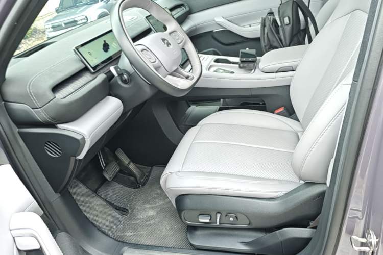 Used Nio EC6 2024 75 kWh Left Front Seat