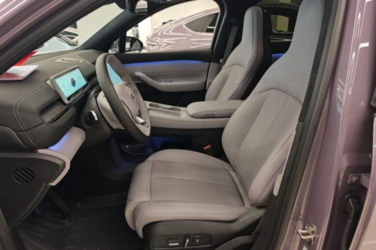 Used Nio EC6 2024 75 kWh Left Front Seat