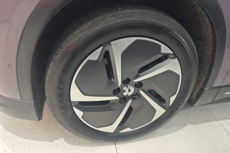 Used Nio EC6 2024 75 kWh Left Front Wheel Hub