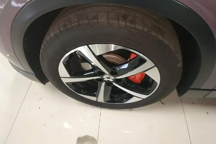 Used Nio EC6 2024 75 kWh Left Front Wheel Hub
