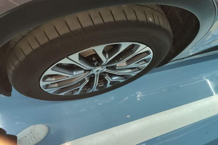 Used Nio EC6 2024 75 kWh Left Front Wheel Hub