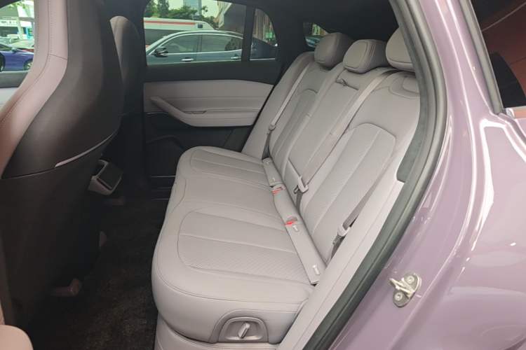 Used Nio EC6 2024 75 kWh Left Rear Seat