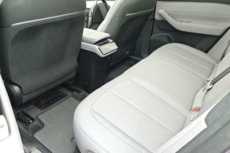 Used Nio EC6 2024 75 kWh Left Rear Seat