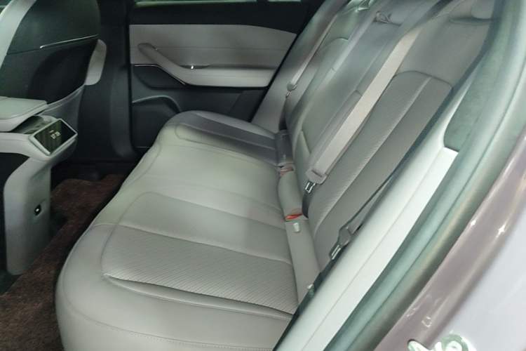 Used Nio EC6 2024 75 kWh Left Rear Seat