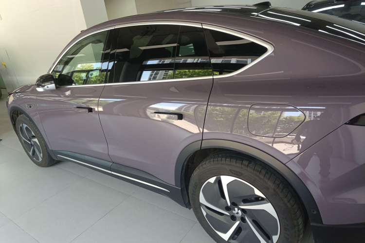 Used Nio EC6 2024 75 kWh Left Side