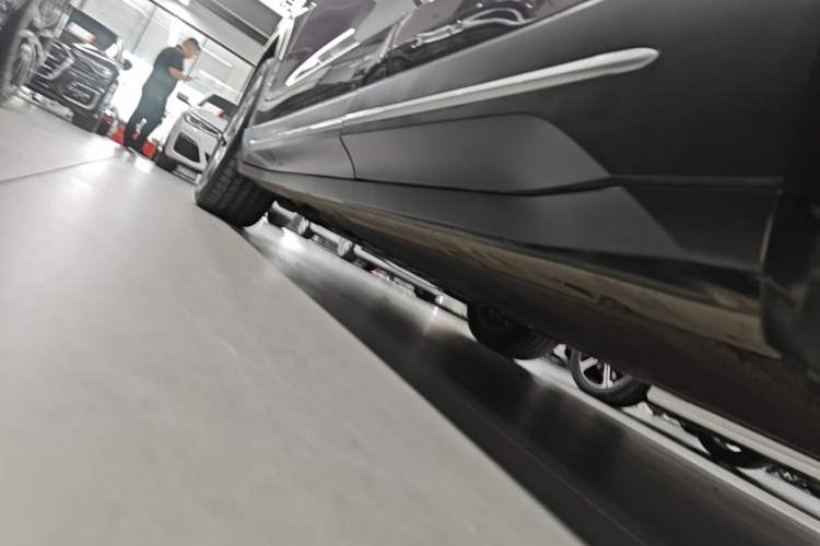 Used Nio EC6 2024 75 kWh Left Side Sill