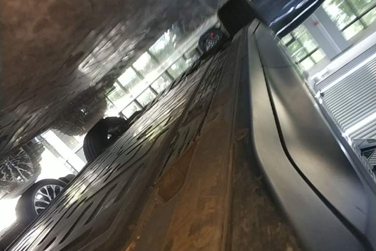 Used Nio EC6 2024 75 kWh Left Side Sill