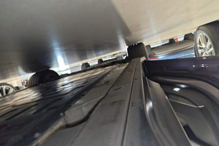 Used Nio EC6 2024 75 kWh Left Side Sill