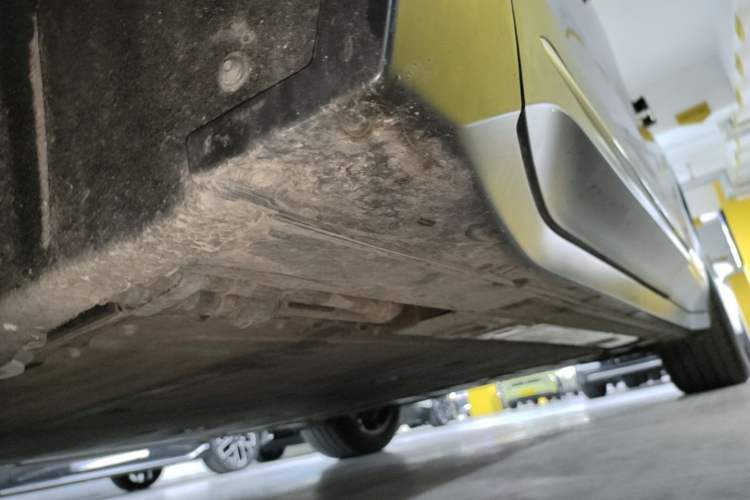 Used Nio EC6 2024 75 kWh Left Side Sill