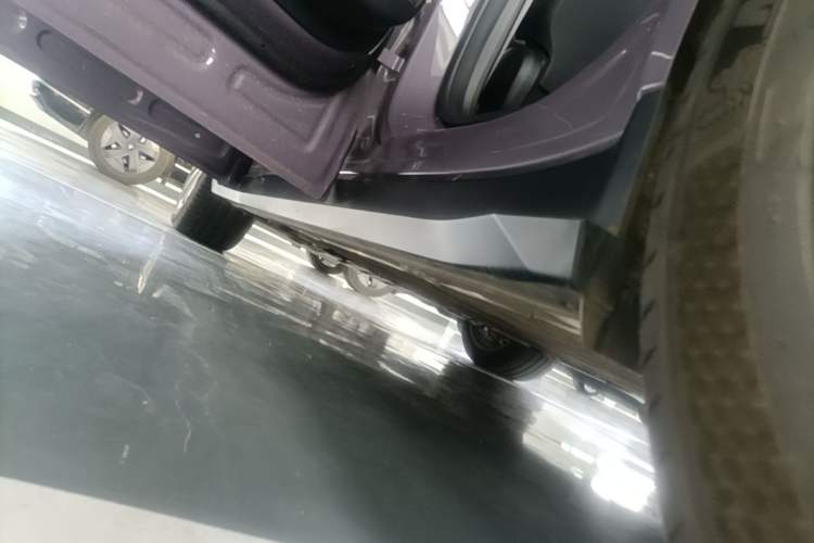 Used Nio EC6 2024 75 kWh Left Side Sill
