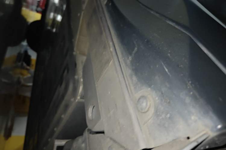 Used Nio EC6 2024 75 kWh Left Side Sill