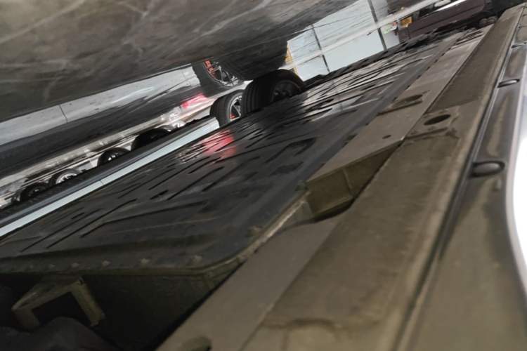 Used Nio EC6 2024 75 kWh Left Side Sill