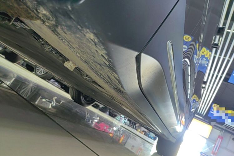 Used Nio EC6 2024 75 kWh Left Side Sill