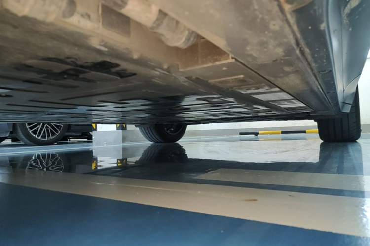 Used Nio EC6 2024 75 kWh Left Side Sill