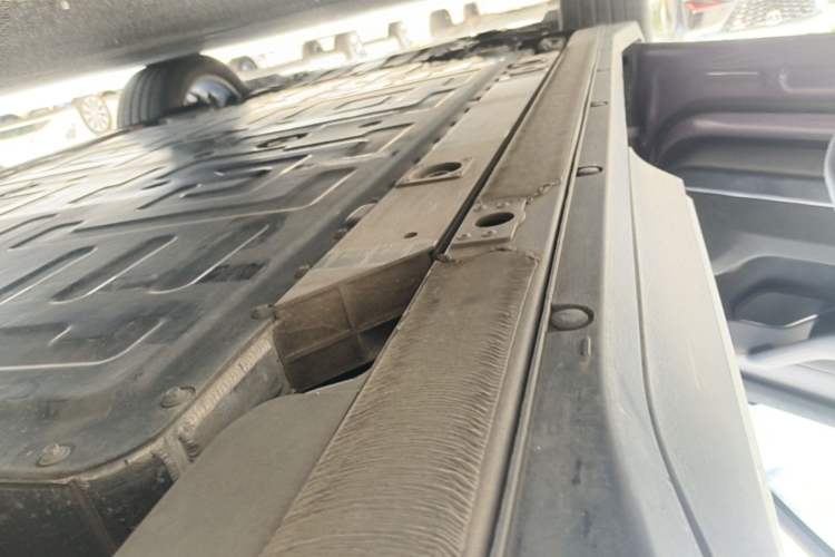 Used Nio EC6 2024 75 kWh Left Side Sill