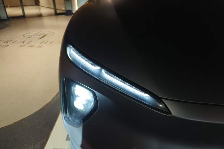 Used Nio EC6 2024 75 kWh Right Front Headlight