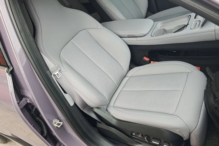 Used Nio EC6 2024 75 kWh Right Front Seat