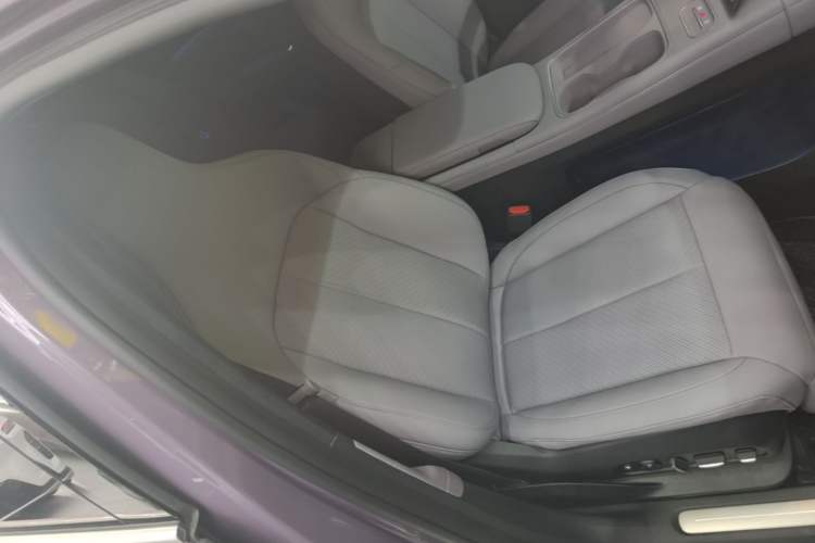 Used Nio EC6 2024 75 kWh Right Front Seat