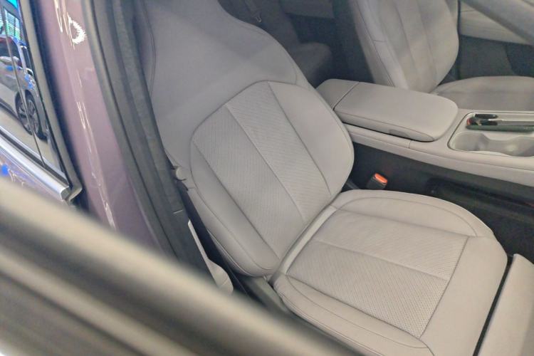 Used Nio EC6 2024 75 kWh Right Front Seat