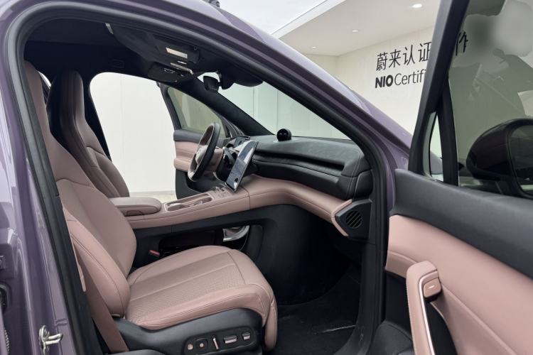 Used Nio EC6 2024 75 kWh Right Front Seat