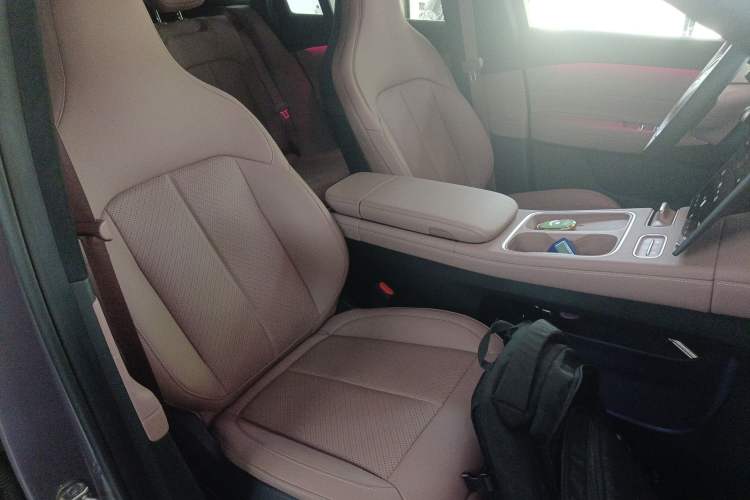 Used Nio EC6 2024 75 kWh Right Front Seat