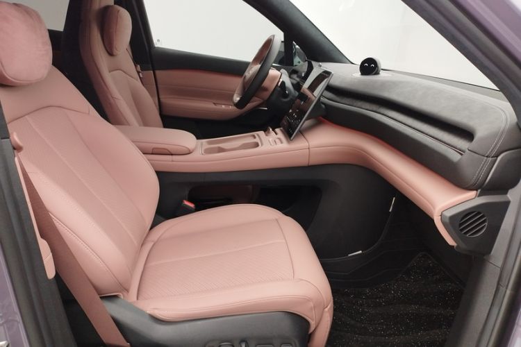 Used Nio EC6 2024 75 kWh Right Front Seat
