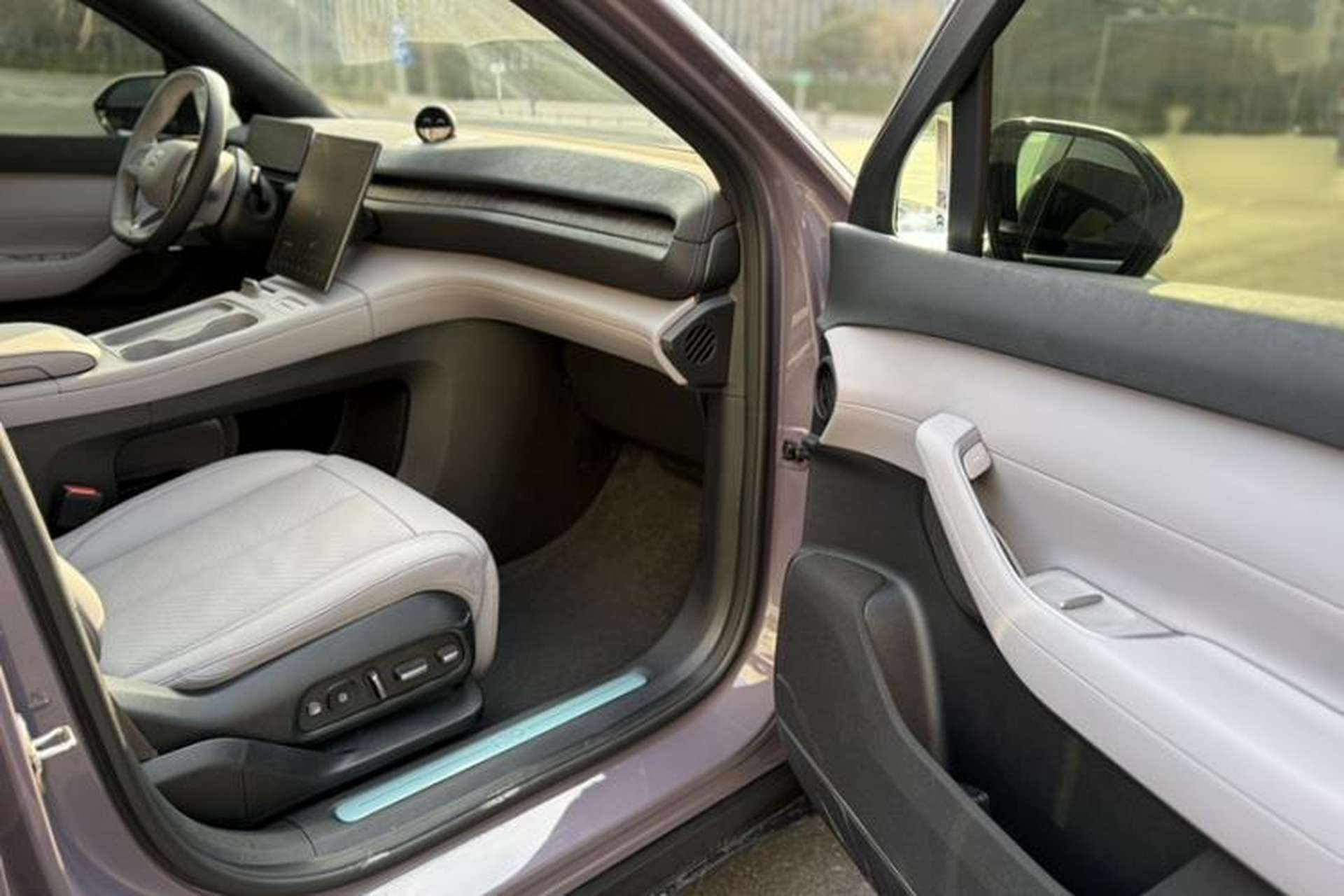 Used Nio EC6 2024 75 kWh Right Front Seat