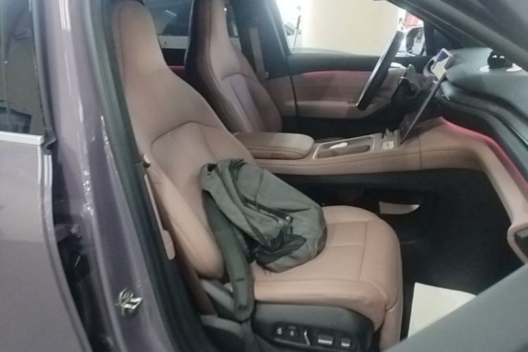 Used Nio EC6 2024 75 kWh Right Front Seat