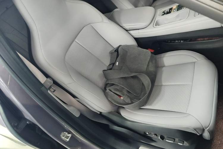Used Nio EC6 2024 75 kWh Right Front Seat